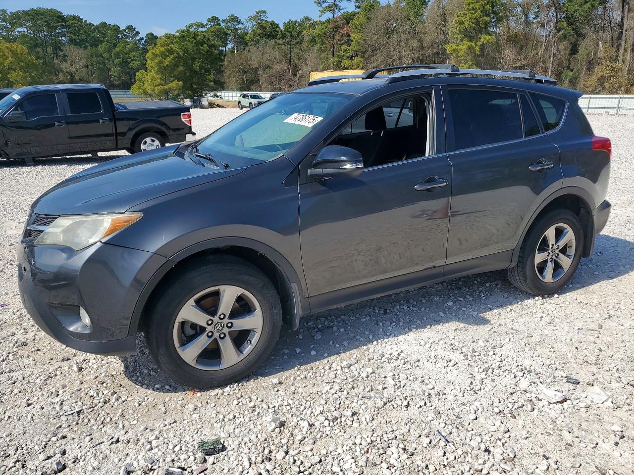2015 Toyota RAV4 XLE, VIN JTMWFREV5FD072167 — Engine fire