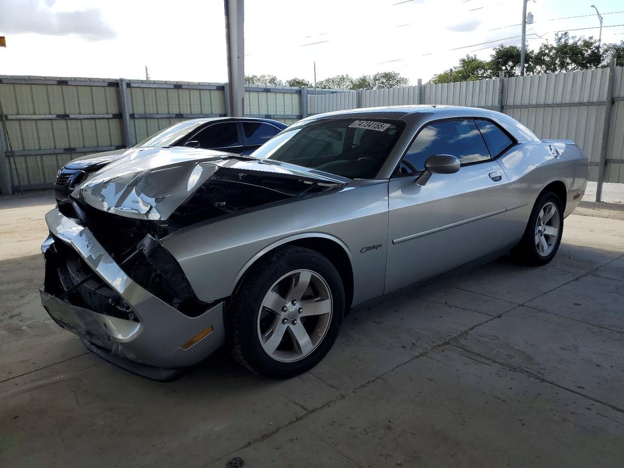 2011 Dodge Challenger, VIN 2B3CJ4DG8BH602492 — Front end