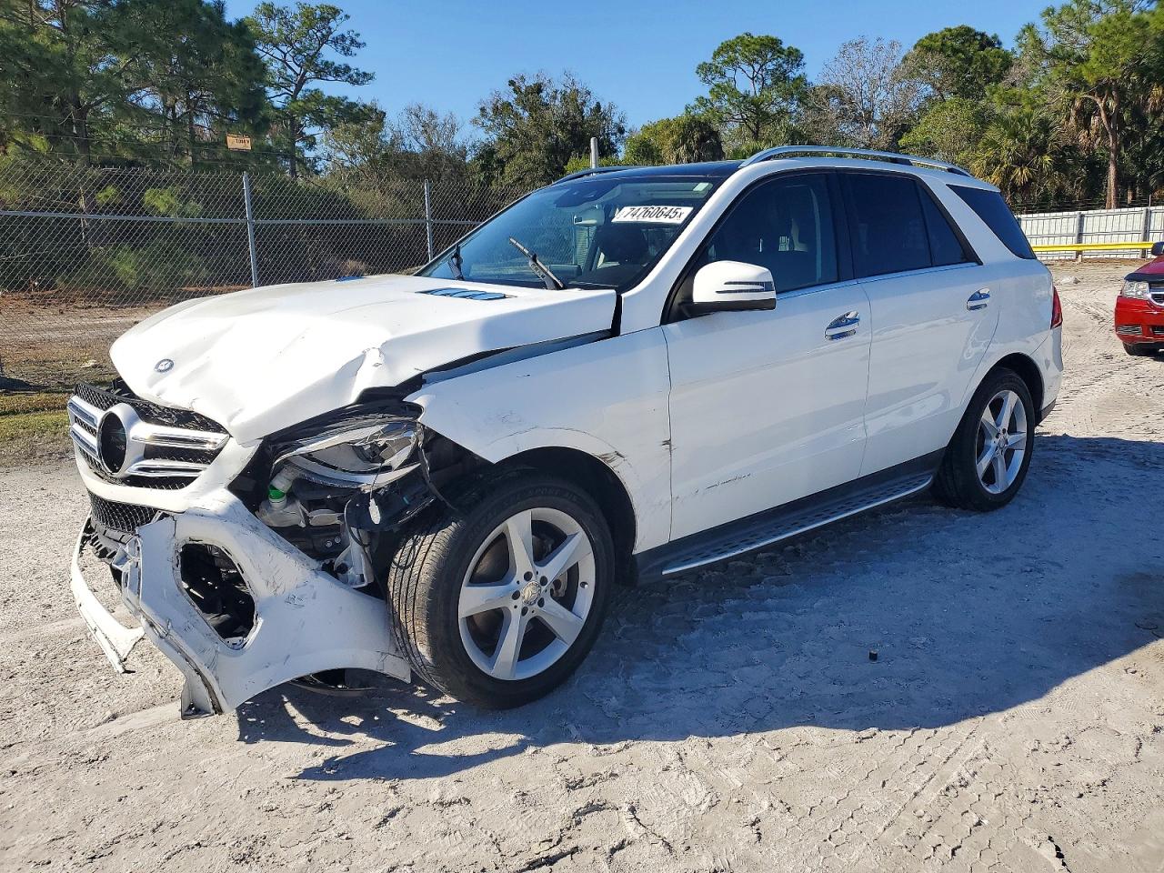 2017 Mercedes-Benz GLE 350, VIN 4JGDA5JBXHA814752 — Front end