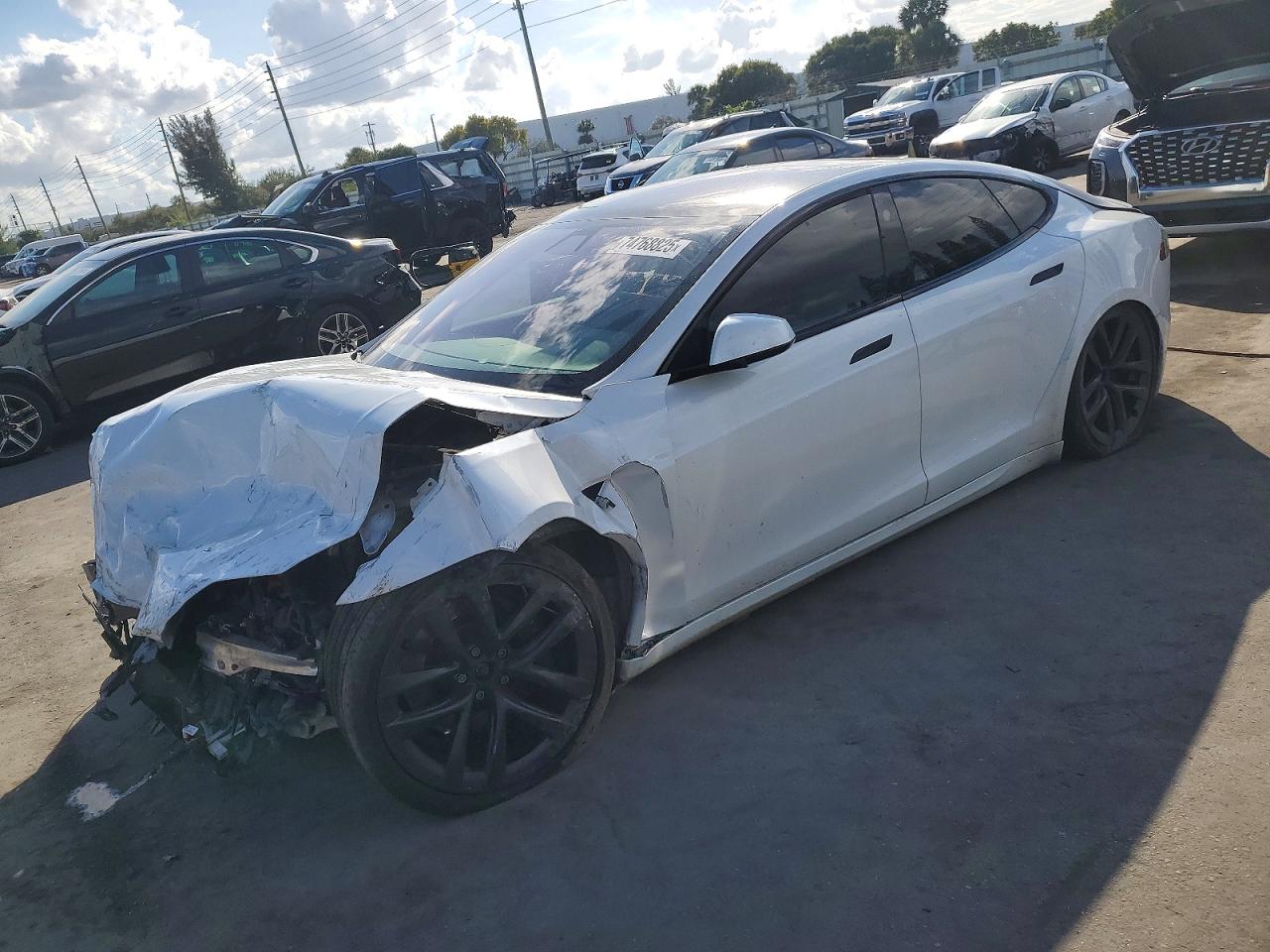 2021 Tesla Model S Plaid, VIN 5YJSA1E60MF437237 — Front end