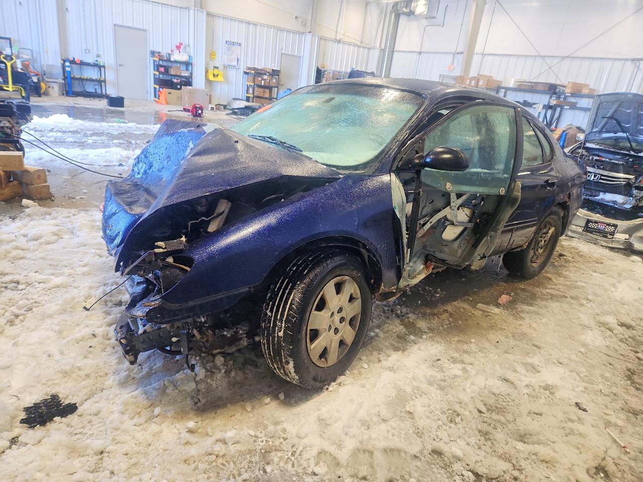 2001 Ford Taurus LX, VIN 1FAFP52211G223602 — Front end