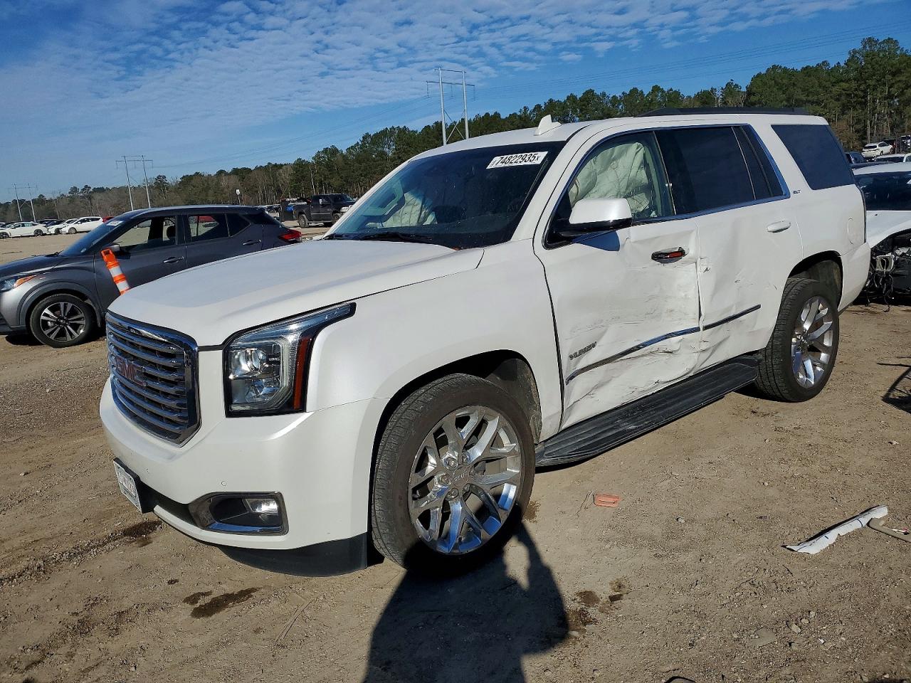 2020 GMC Yukon SLT, VIN 1GKS1BKC5LR118106 — Auction photo