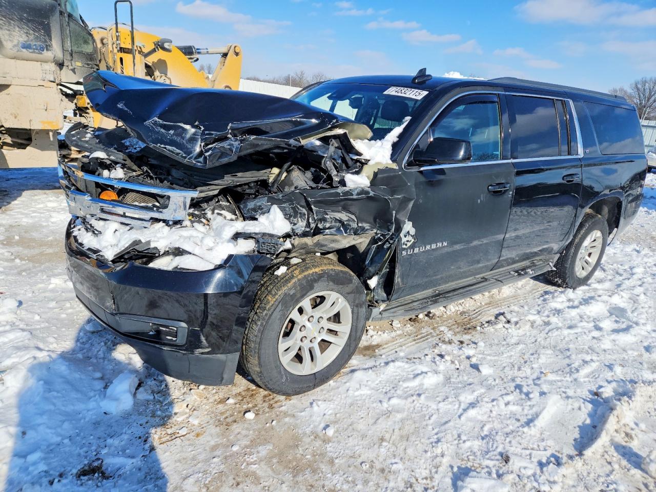 2015 Chevrolet Suburban LT, VIN 1GNSKJKCXFR607535 — Front end