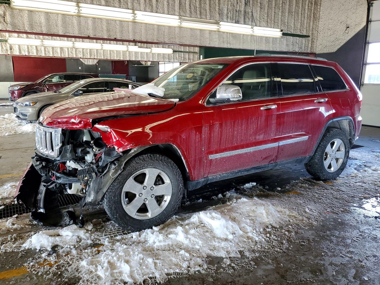 2011 Jeep Grand Cherokee Limited, VIN 1J4RR5GG7BC581411 — Front end