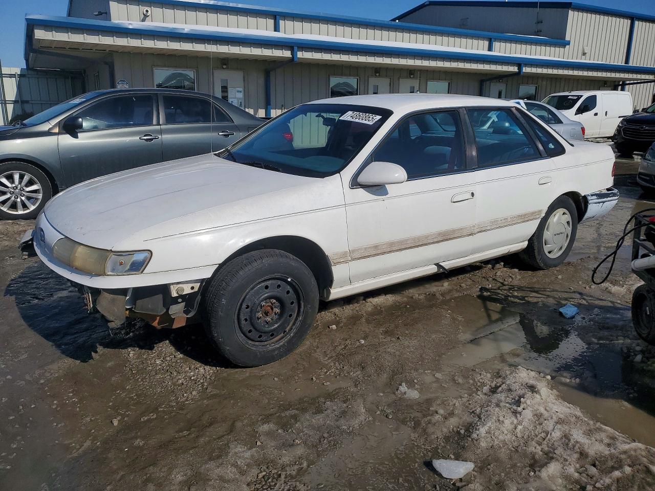 1994 Ford Taurus GL, VIN 1FALP52U3RA282220 — Front end