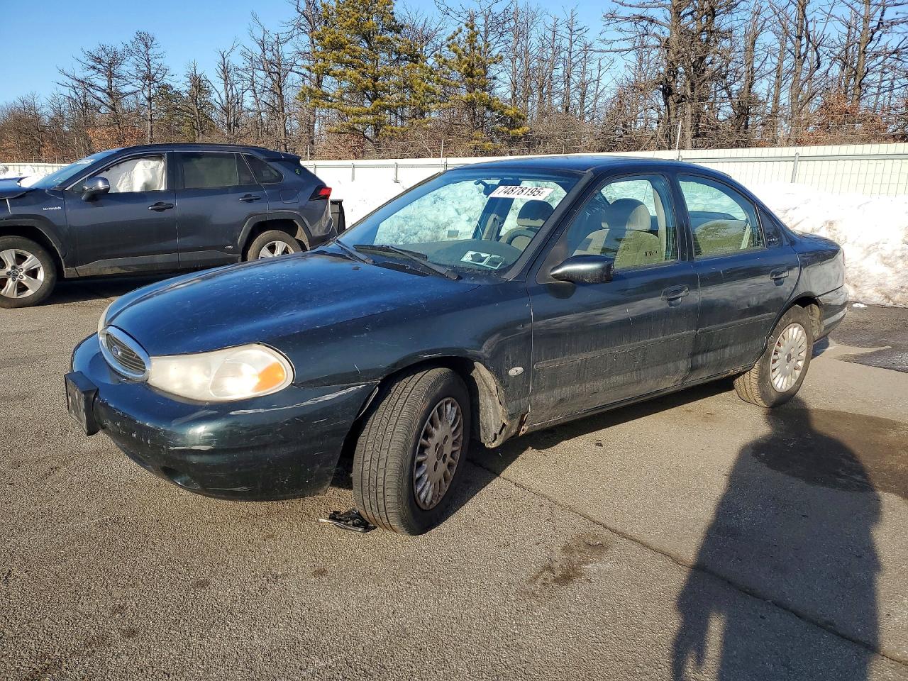 1998 Ford Contour SE Fleet, VIN 1FAFP6632WK260087 — Side