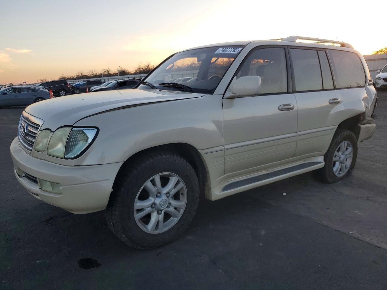 2003 Lexus LX 470, VIN JTJHT00W733525779 — Rear end