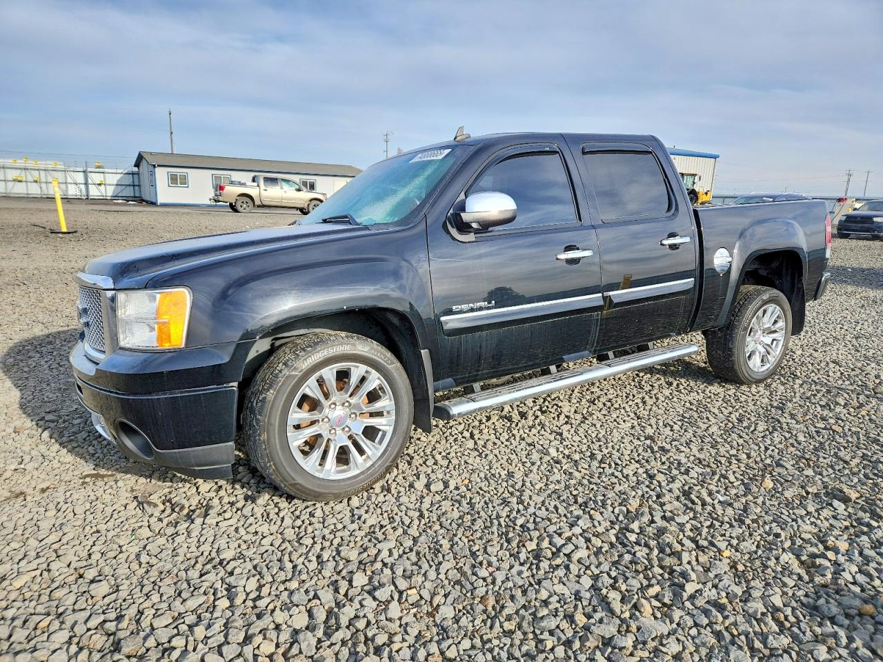 2008 GMC Sierra Denali, VIN 2GTEK638981223741 — Front end