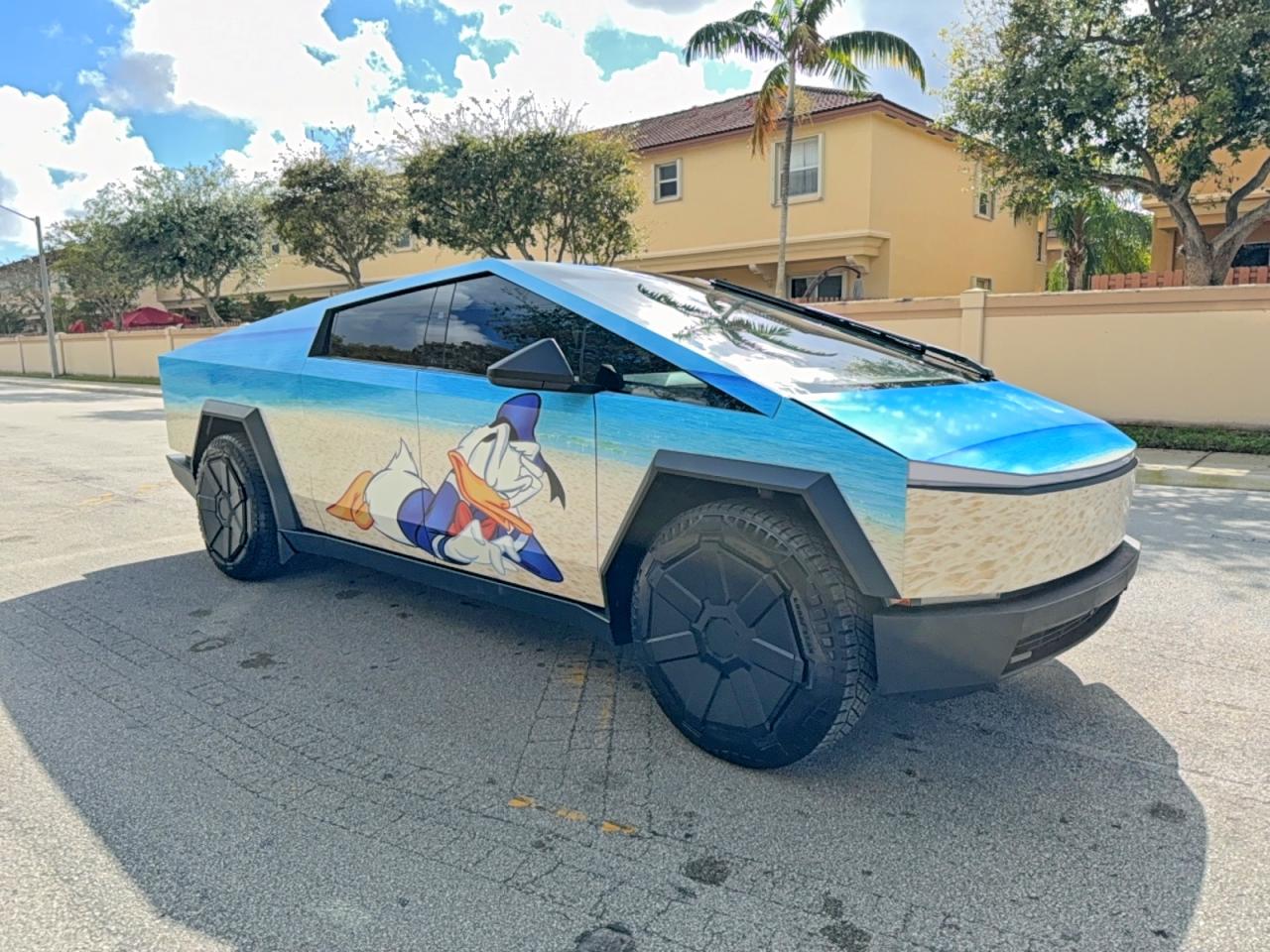 2024 Tesla Cybertruck, VIN 7G2CEHED4RA022794 — Prior damage history