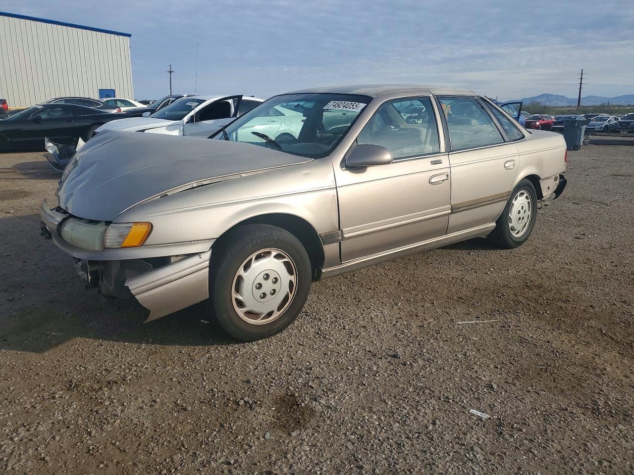 1995 Ford Taurus GL, VIN 1FALP52U0SG209695 — Перед