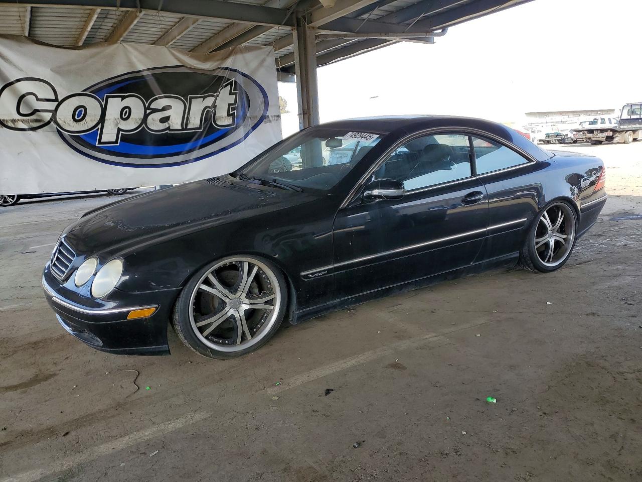 2001 Mercedes-Benz CL 500/600, VIN WDBPJ78J81A013946 — Minor dents and scratches