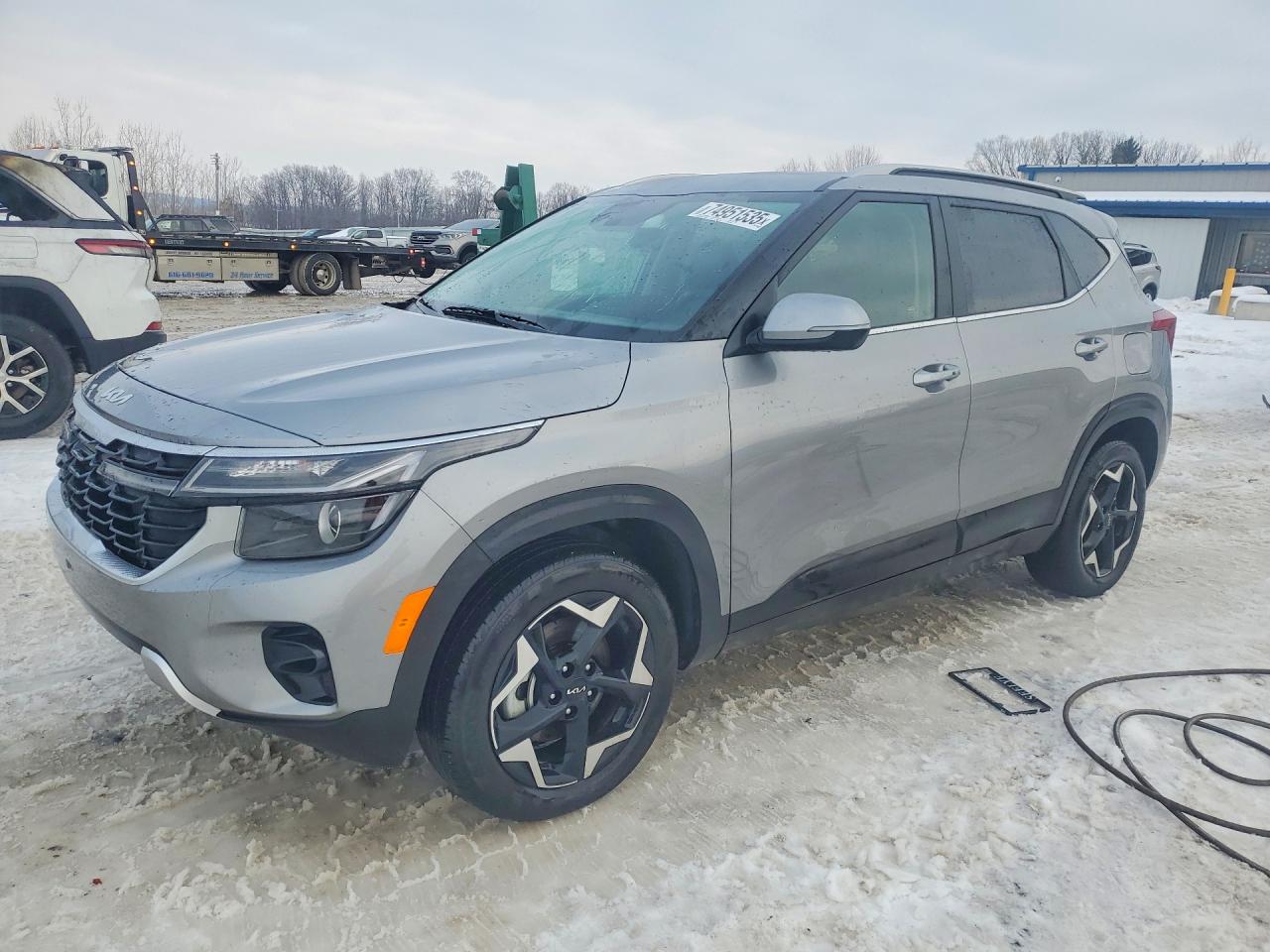 2025 Kia Seltos EX, VIN KNDERCAA7S7797183 — Бок