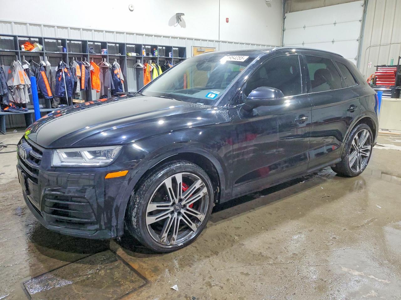 2020 Audi SQ5 Premium Plus, VIN WA1B4AFY0L2021840 — Зад