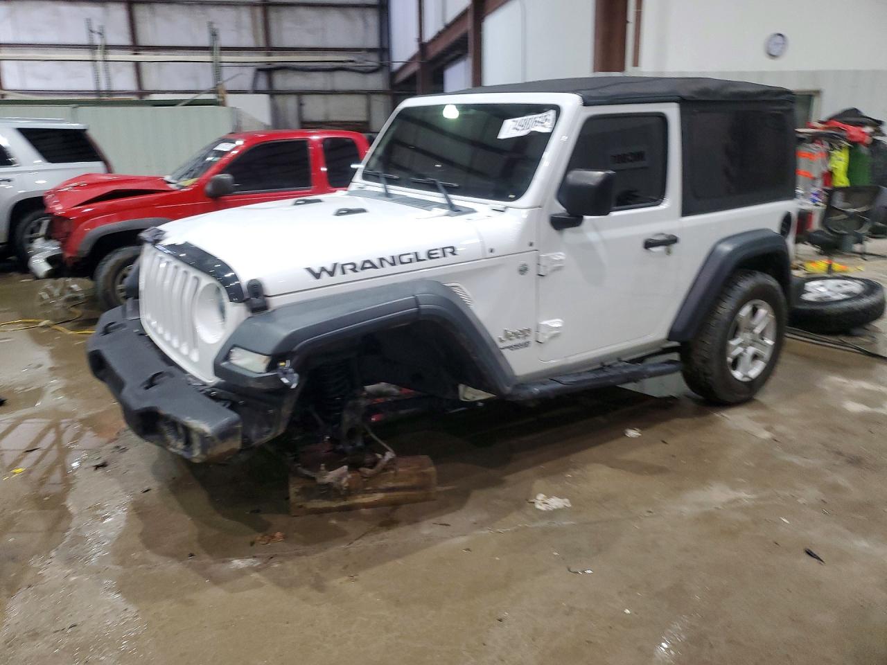 2020 Jeep Wrangler Sport S, VIN 1C4GJXAN0LW136080 — Front end