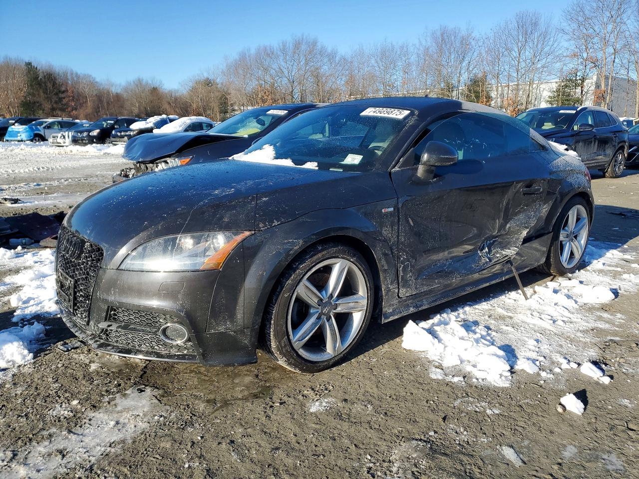 2014 Audi TT 2.0T, VIN TRUBFAFK2E1004838 — Бок