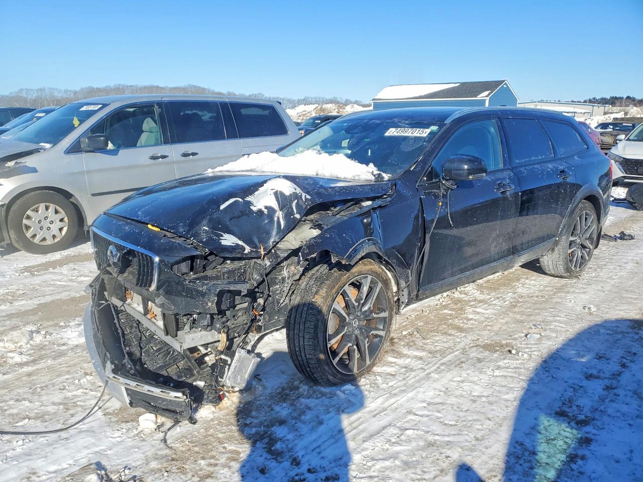 2017 Volvo V90, VIN YV4A22NL5H1005565 — Перед