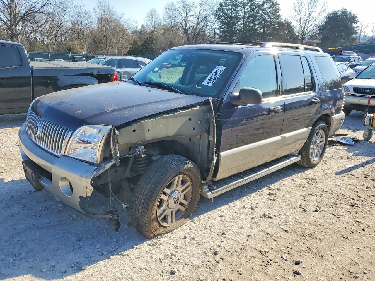 2003 Mercury Mountaineer Convenience, VIN 4M2DU86W03ZJ08435 — Перед