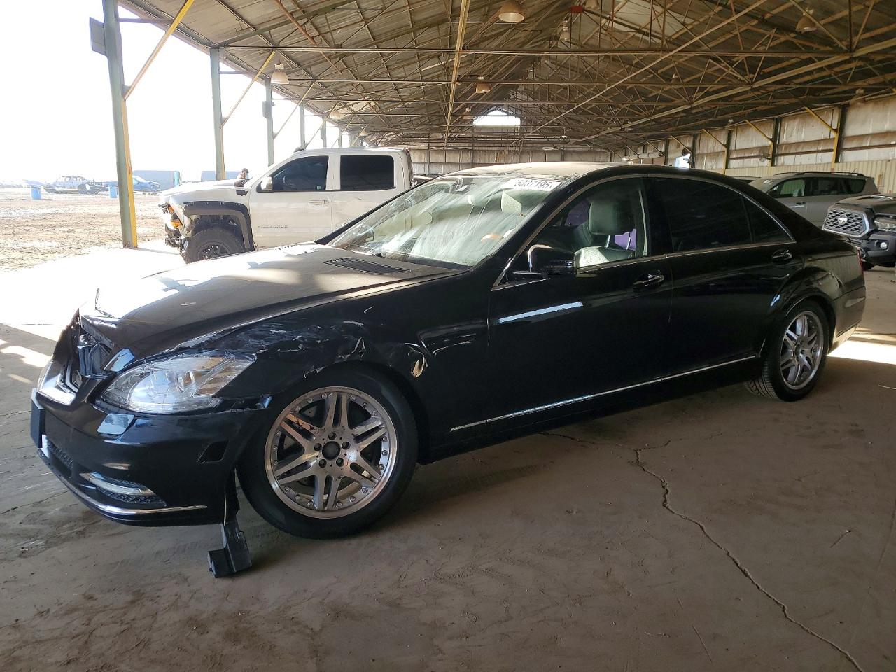 2010 Mercedes-Benz S 550, VIN WDDNG7BB8AA323383 — Front end
