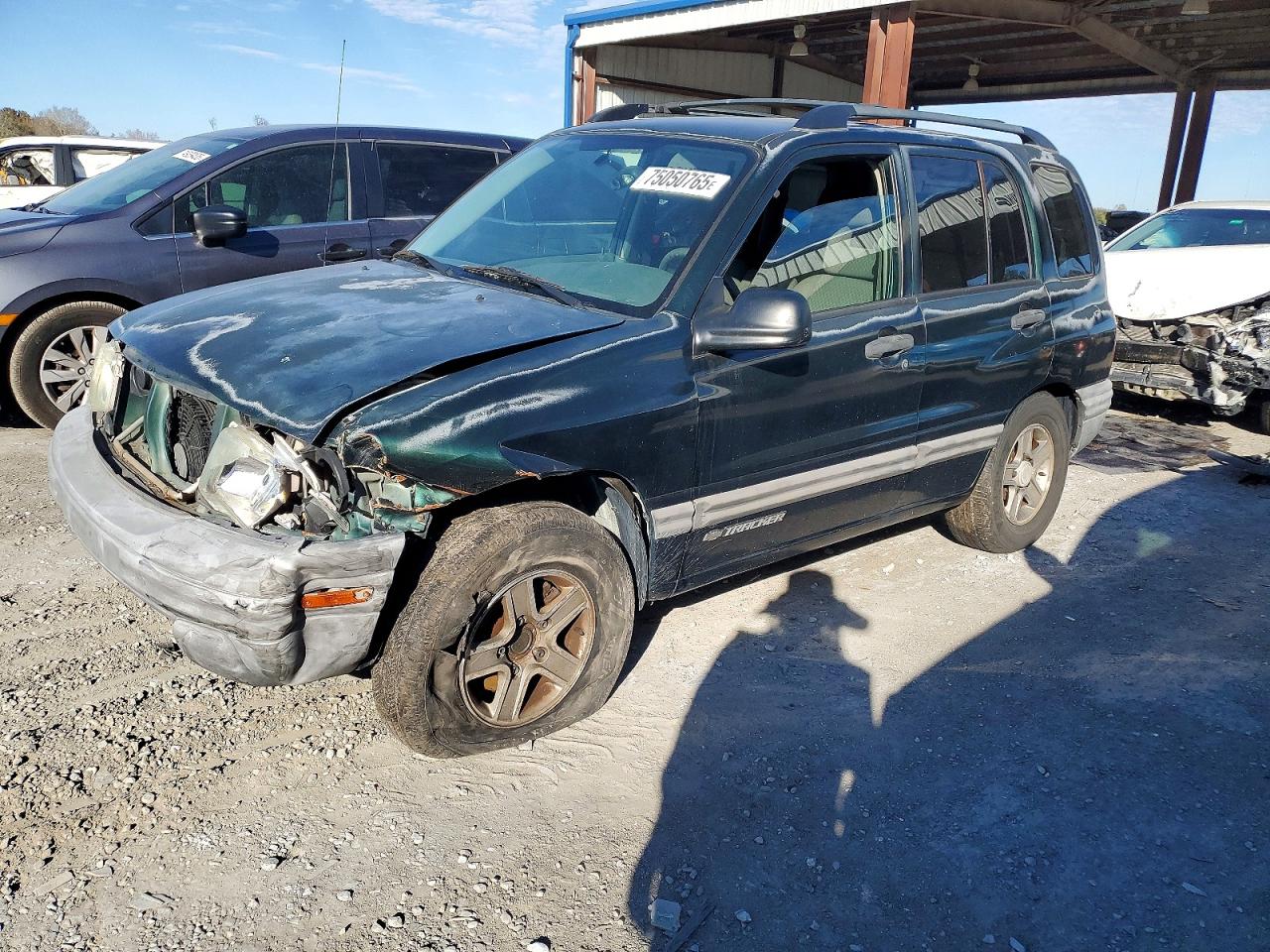 2004 Chevrolet Tracker, VIN 2CNBE134646907164 — Front end