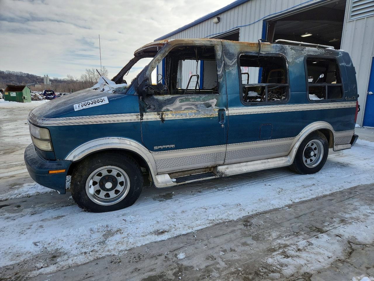 1995 GMC Safari Cargo YF7, VIN 1GDDM19W7SB558952 — Vandalism