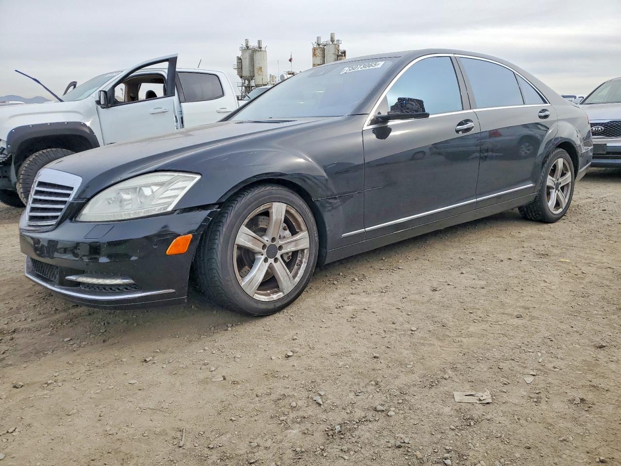 2010 Mercedes-Benz S 550, VIN WDDNG8GBXAA315543 — Front end