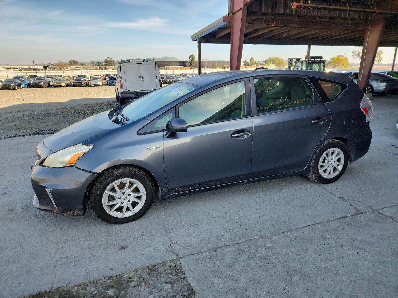 2013 Toyota Prius Three, VIN JTDZN3EU1D3198341 — Front end