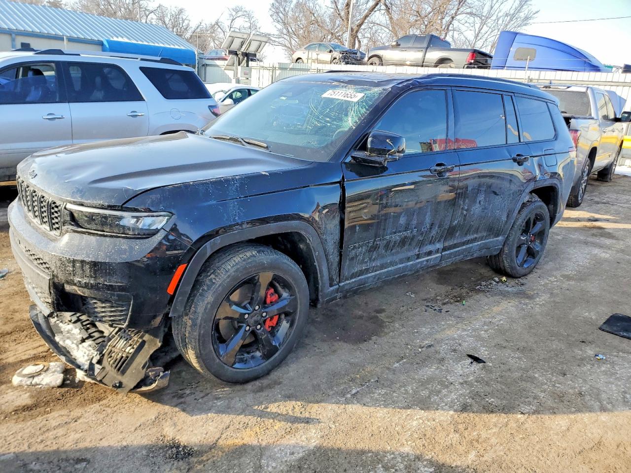 2024 Jeep Grand Cherokee Laredo, VIN 1C4RJKAG6R8501534 — Front end