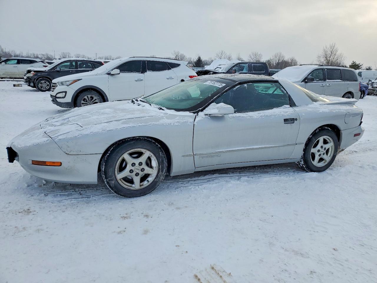 1997 Pontiac Firebird Firebird, VIN 2G2FS22KXV2219105 — Rear end