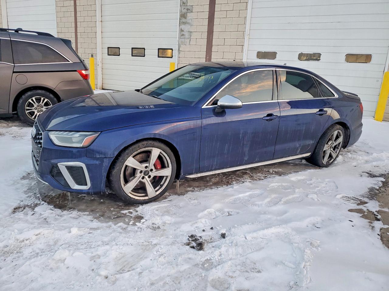 2020 Audi S4 Premium Plus, VIN WAUB4AF48LA078258 — Бок