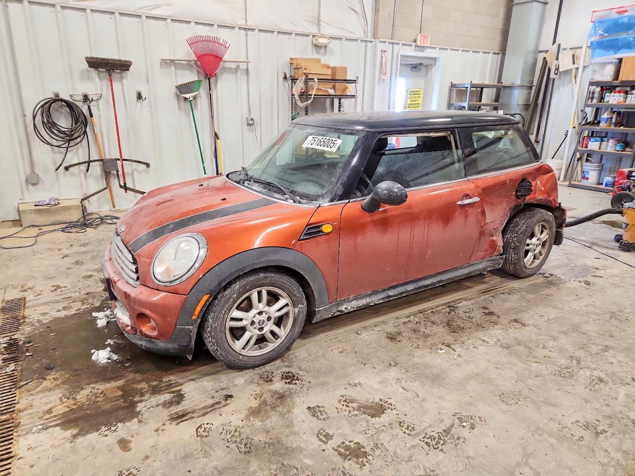 2013 MINI Hardtop, VIN WMWSU3C50DT370243 — Зад