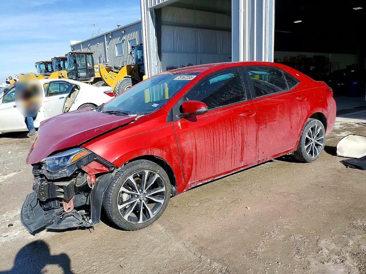 2018 Toyota Corolla SE, VIN 5YFBURHE4JP796177 — Front end