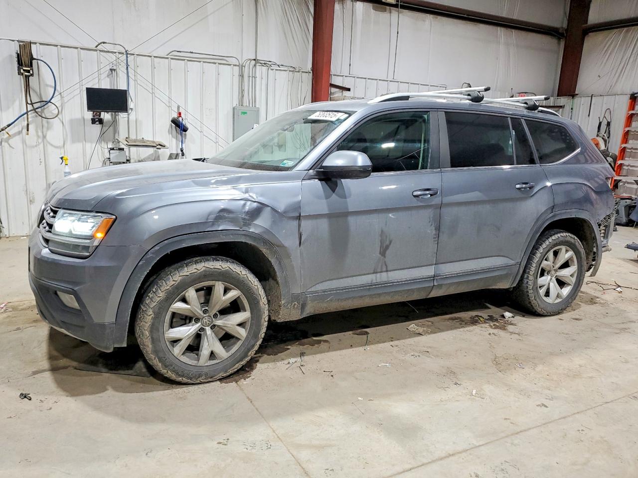 2018 Volkswagen Atlas SE, VIN 1V2LR2CA3JC530240 — Rear end