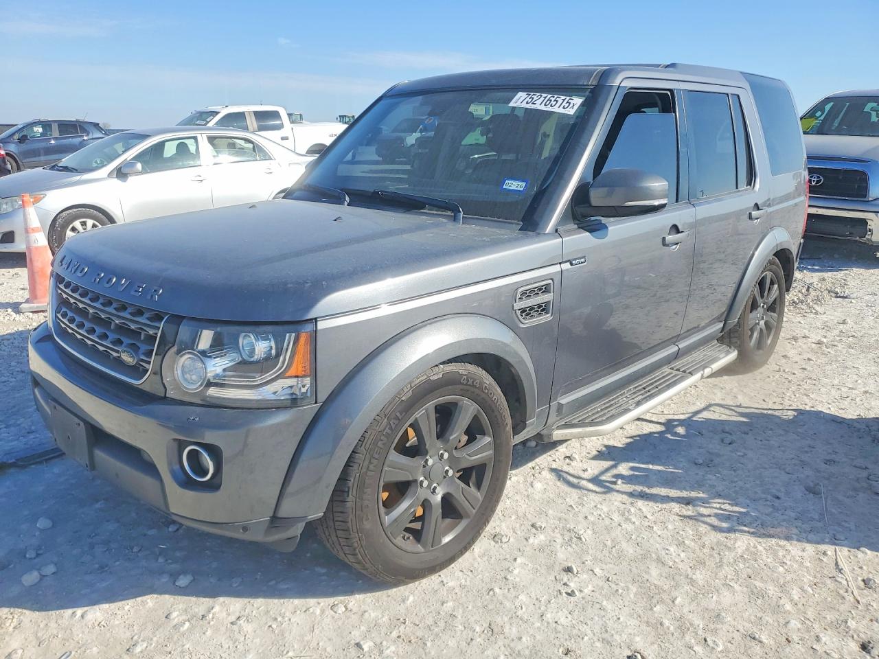 2016 Land Rover LR4 HSE, VIN SALAG2V68GA777810 — Partial repair