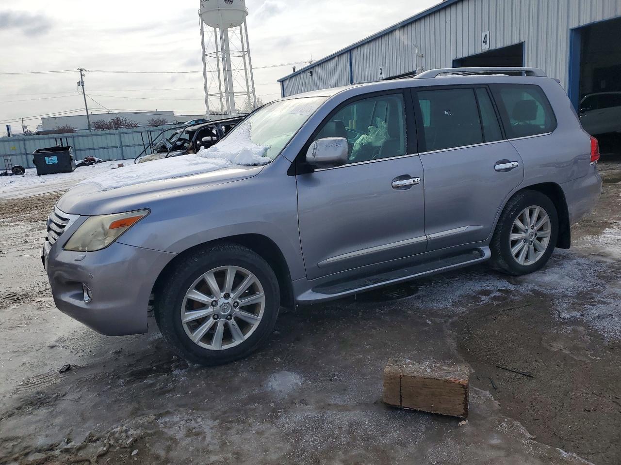 2008 Lexus LX 570, VIN JTJHY00W084004583 — Minor dents and scratches