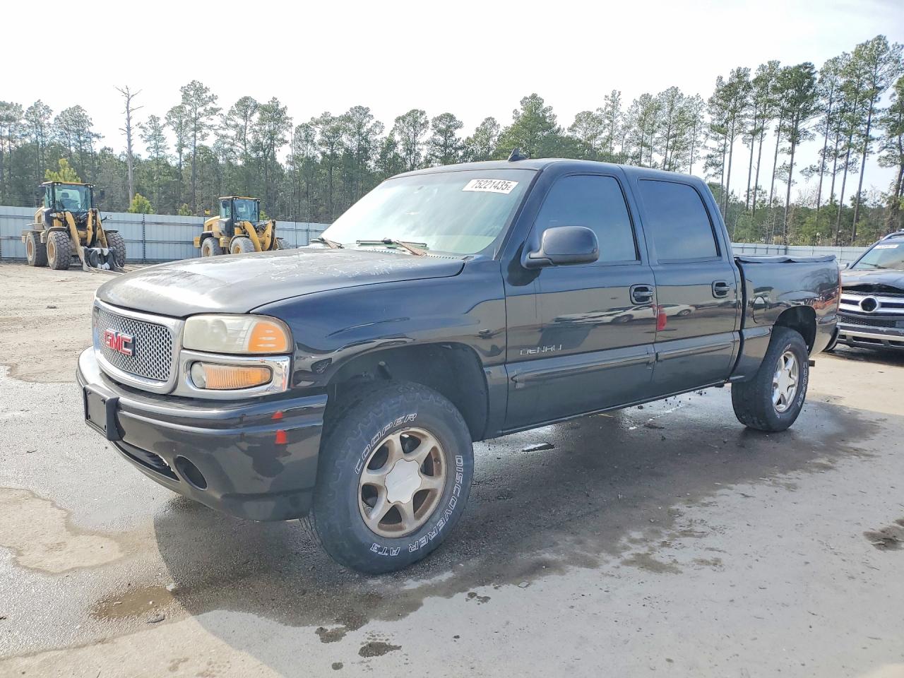 2006 GMC Sierra Denali, VIN 2GTEK63N561315660 — Rear end