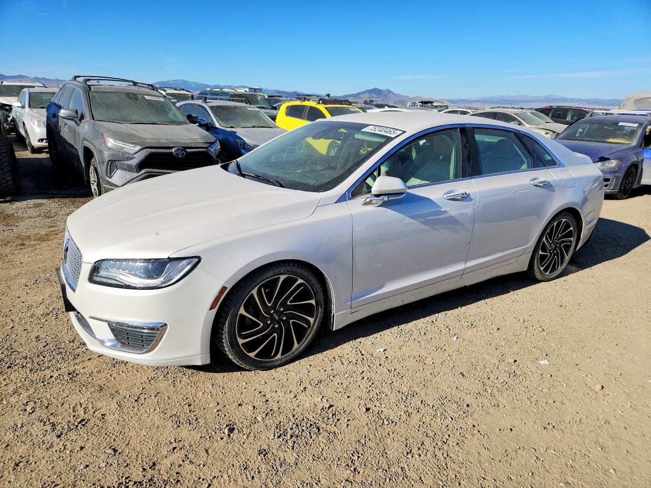 2020 Lincoln MKZ Standard, VIN 3LN6L5B96LR622497 — Днище
