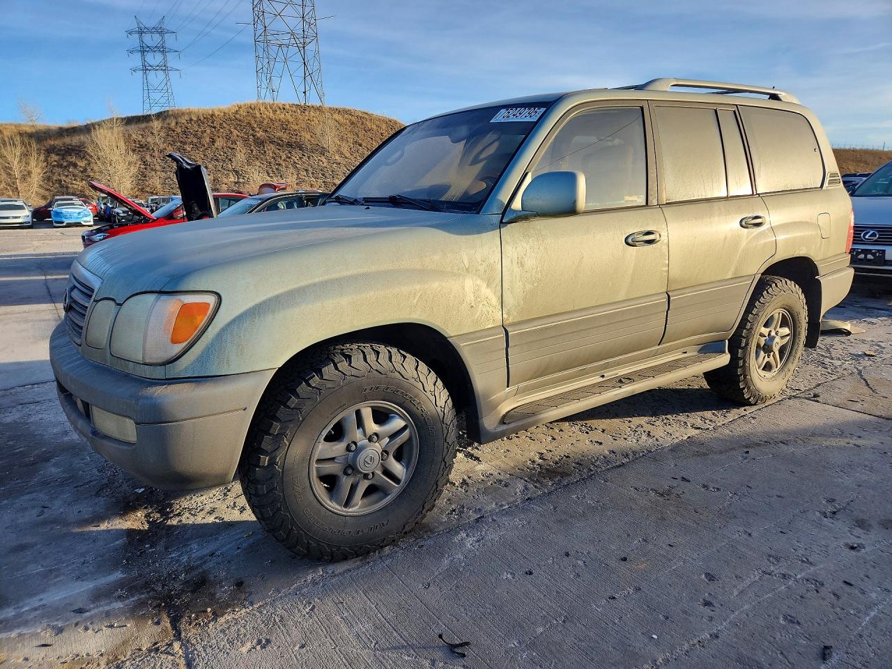 2003 Lexus LX 470, VIN JTJHT00W333529876 — Front end