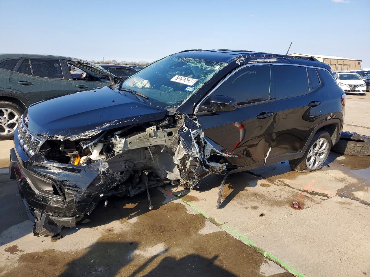 2025 Jeep Compass Latitude, VIN 3C4NJDBN2ST610362 — Front end