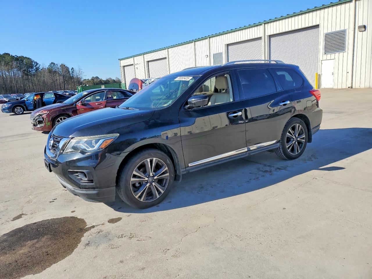 2017 Nissan Pathfinder SL, VIN 5N1DR2MN2HC629905 — Engine fire