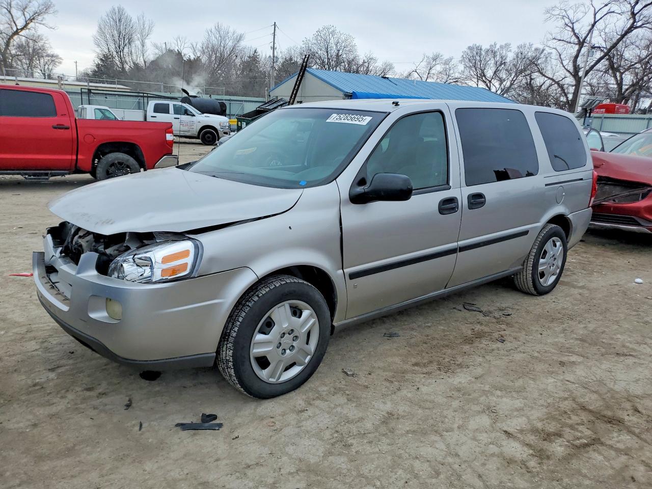 2006 Chevrolet Uplander LS Fleet, VIN 1GNDV23L46D214180 — Front end