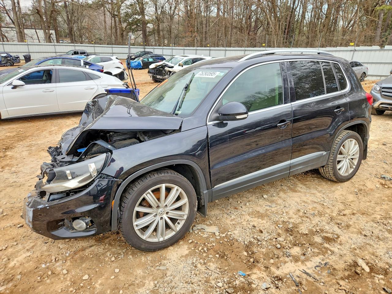 2013 Volkswagen Tiguan S, VIN WVGBV7AX8DW546574 — Front end