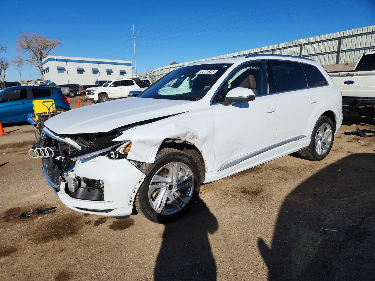 2023 Audi Q7 Premium, VIN WA1AXBF7XPD012377 — Перед