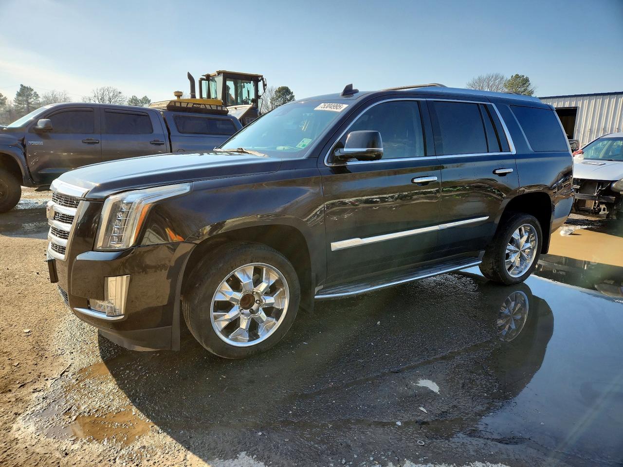 2016 Cadillac Escalade Luxury Collection, VIN 1GYS3BKJ9GR106190 — Front end