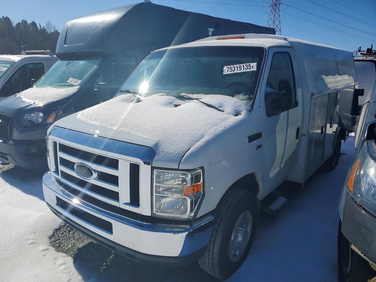 2015 Ford Econoline Commercial, VIN 1FDWE3FL0FDA12581 — Rear end