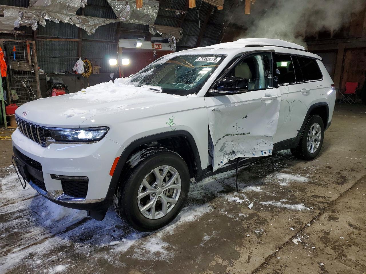 2023 Jeep Grand Cherokee Limited, VIN 1C4RJKBG0P8872524 — Side