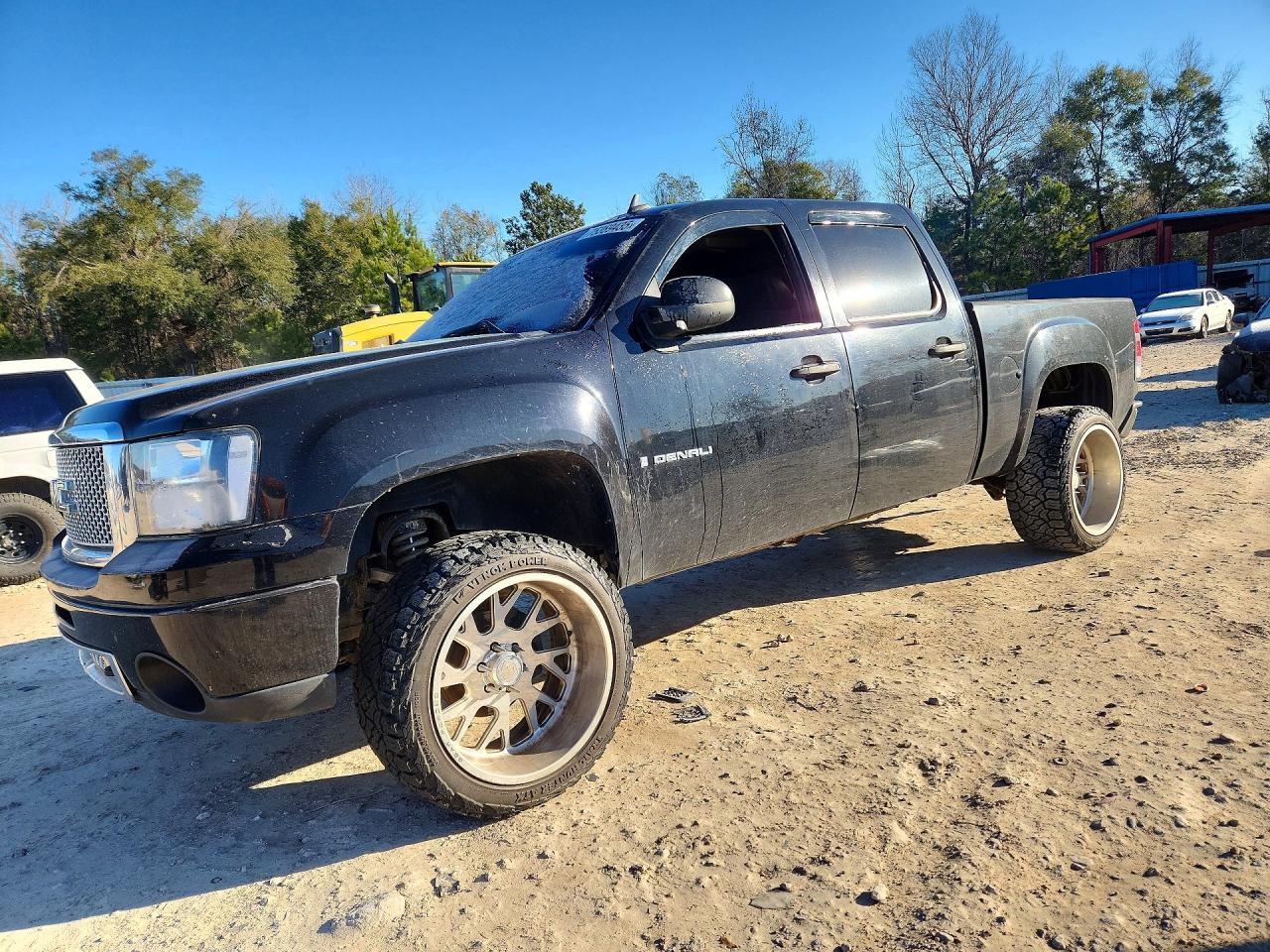 2008 GMC Sierra Denali, VIN 2GTEK638481155798 — Rear end