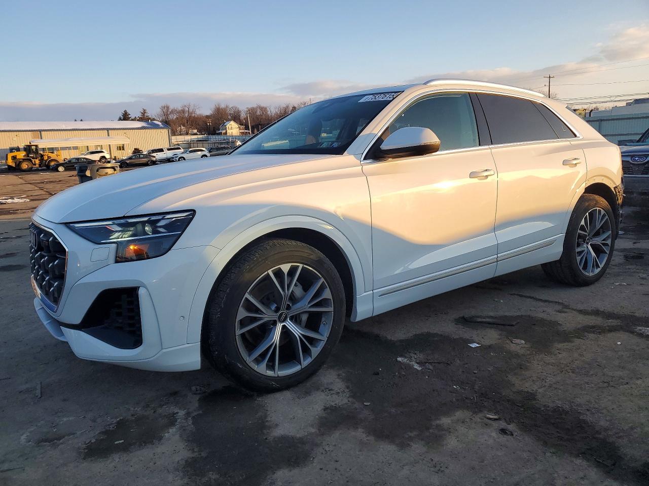 2024 Audi Q8 Prestige, VIN WA1CVBF11RD003841 — Бок