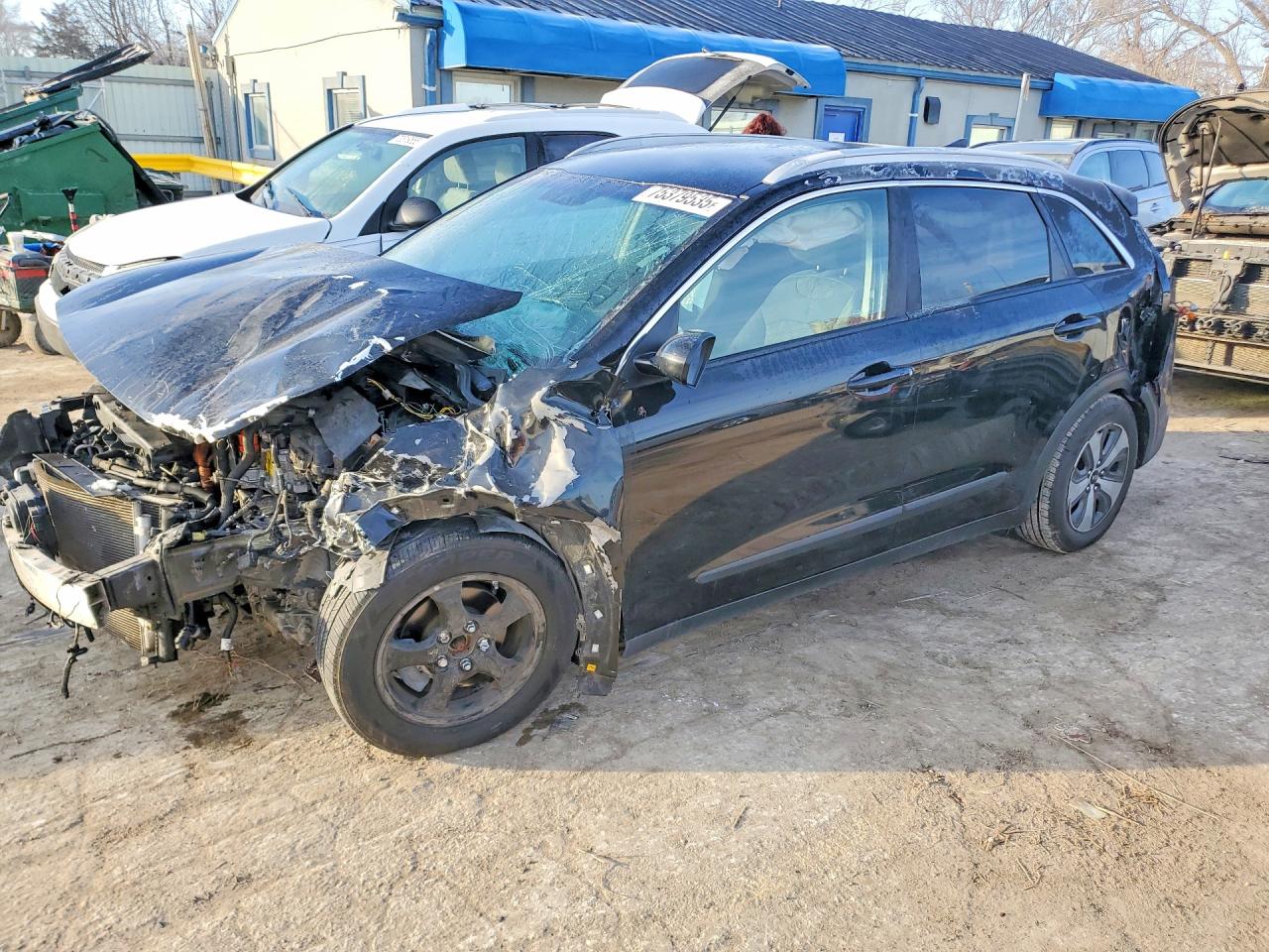 2017 Kia Niro LX, VIN KNDCB3LC7H5080894 — Front end