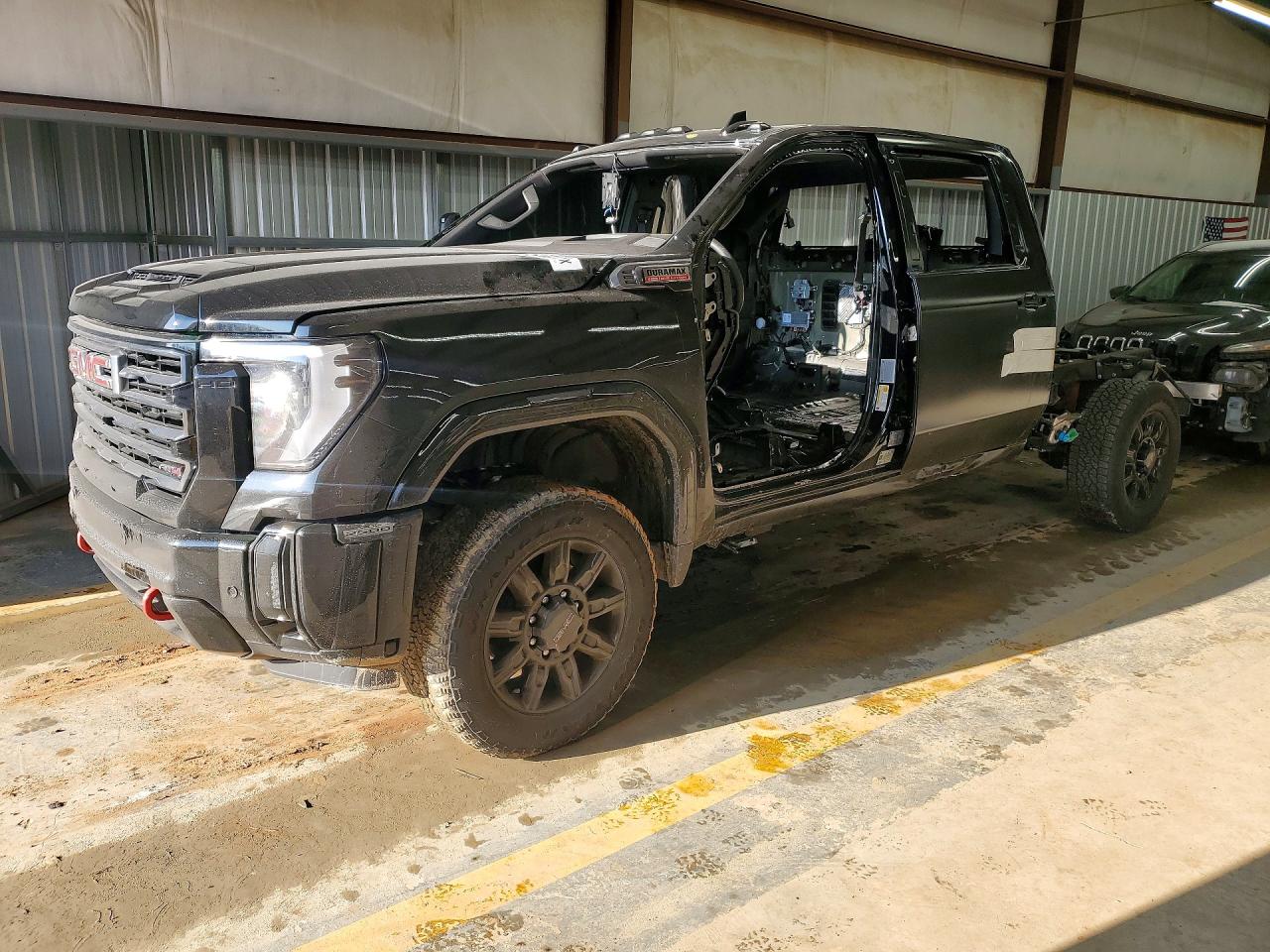2025 GMC Sierra 2500HD AT4, VIN 1GT4UPEYXSF314137 — Auction photo