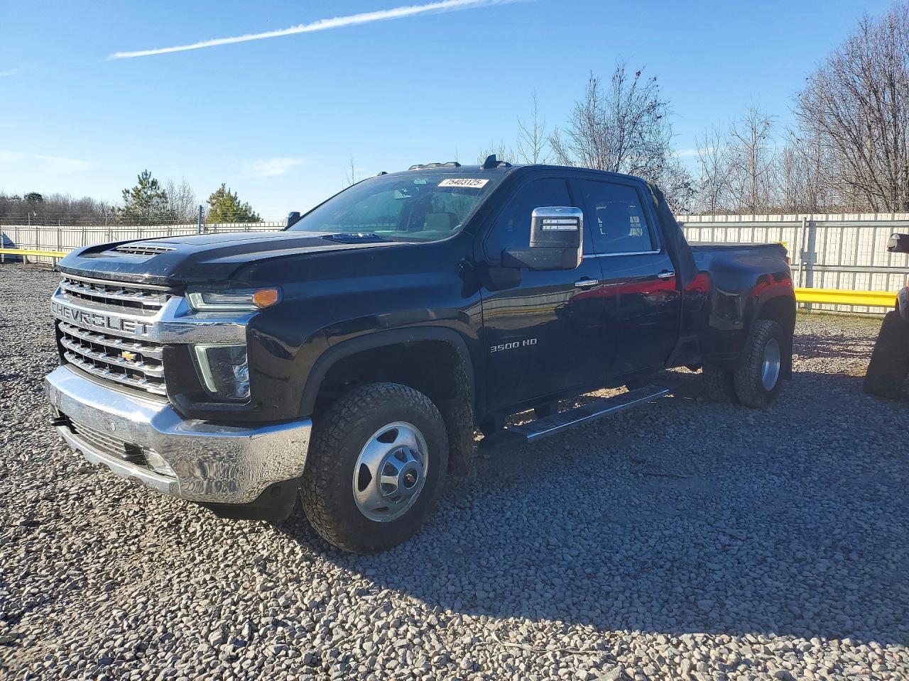 2022 Chevrolet Silverado 3500HD LTZ, VIN 1GC4YUEY2NF248321 — Перед